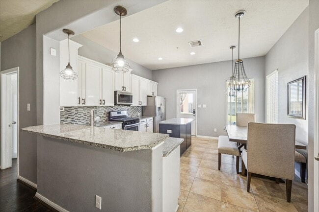 Building Photo - 8103 Heartbrook Field Ln