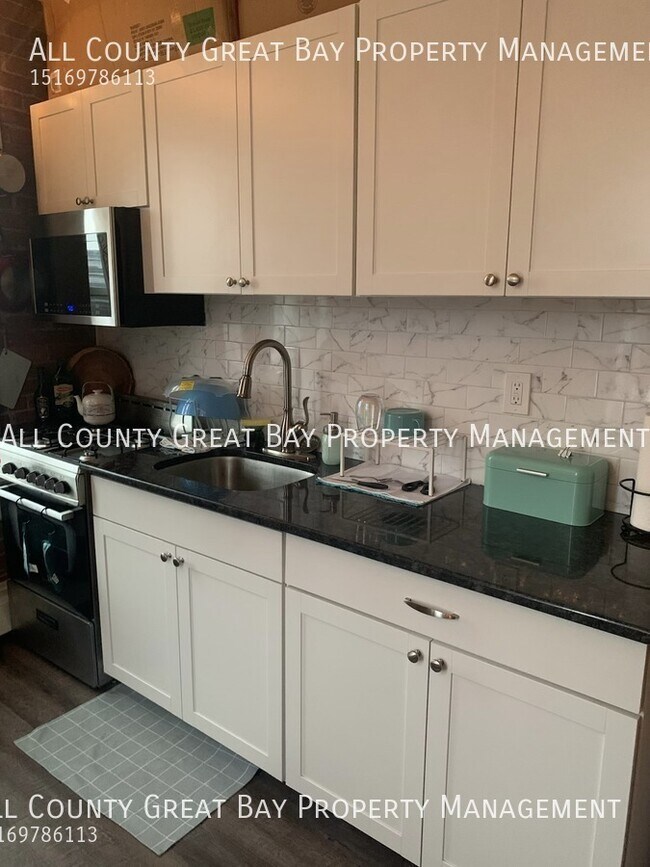 Building Photo - 8 Railroad Ave