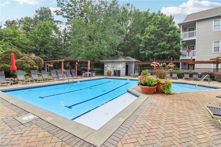 Pool - 1250 Parkwood Cir SE