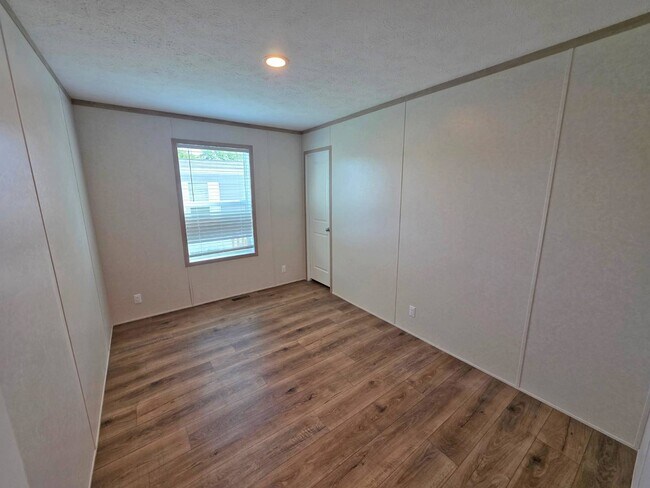 Building Photo - 781 W Walcott Rd