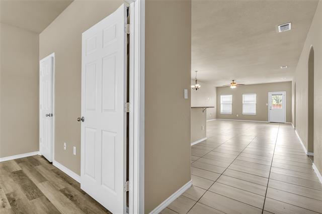 Building Photo - 2029 Shady Glen Trail