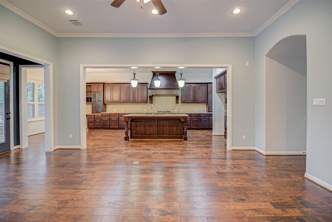 Building Photo - 158 N Almondell Way