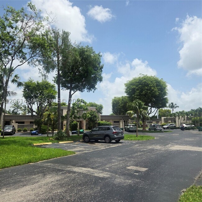 Building Photo - 7412 SW 105th Pl