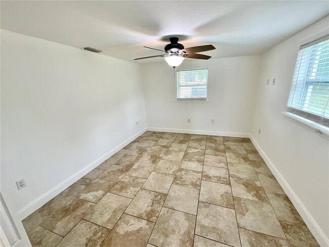 Building Photo - 4233 Belle Isle Ct