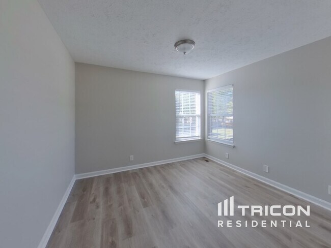 Building Photo - 8005 Penbrook Dr
