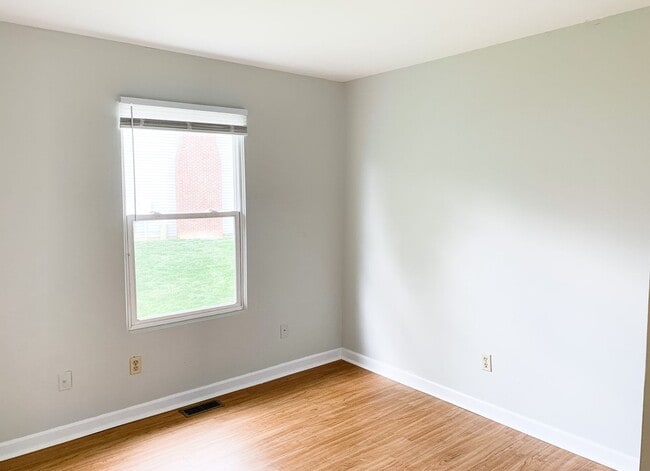 Building Photo - 181 Clover Valley Cir