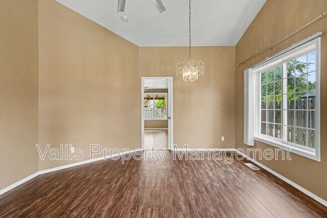 Building Photo - 1075 Mildred Ln SE