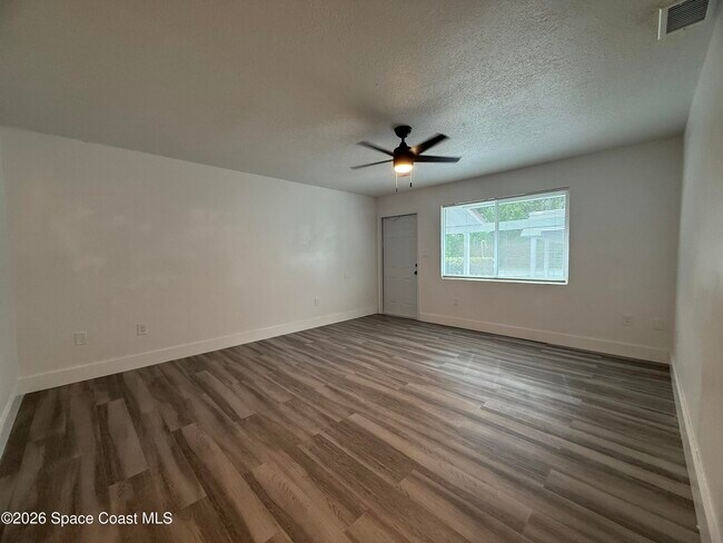 Building Photo - 306 Palm Ave