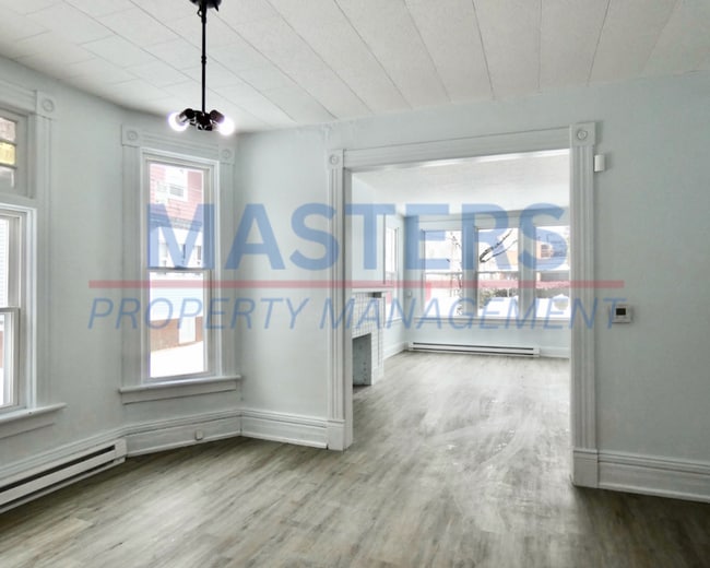 Building Photo - 425 Boston Pl