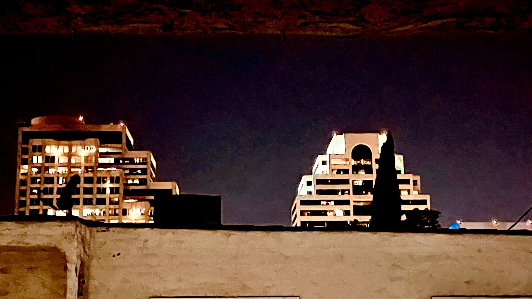 GORGEOUS & RELAXING Glendale Skyline views from the Condo - 515 N Jackson St