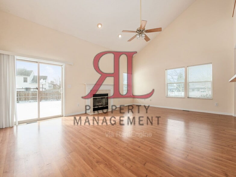 Building Photo - 5567 Hillbrook Dr