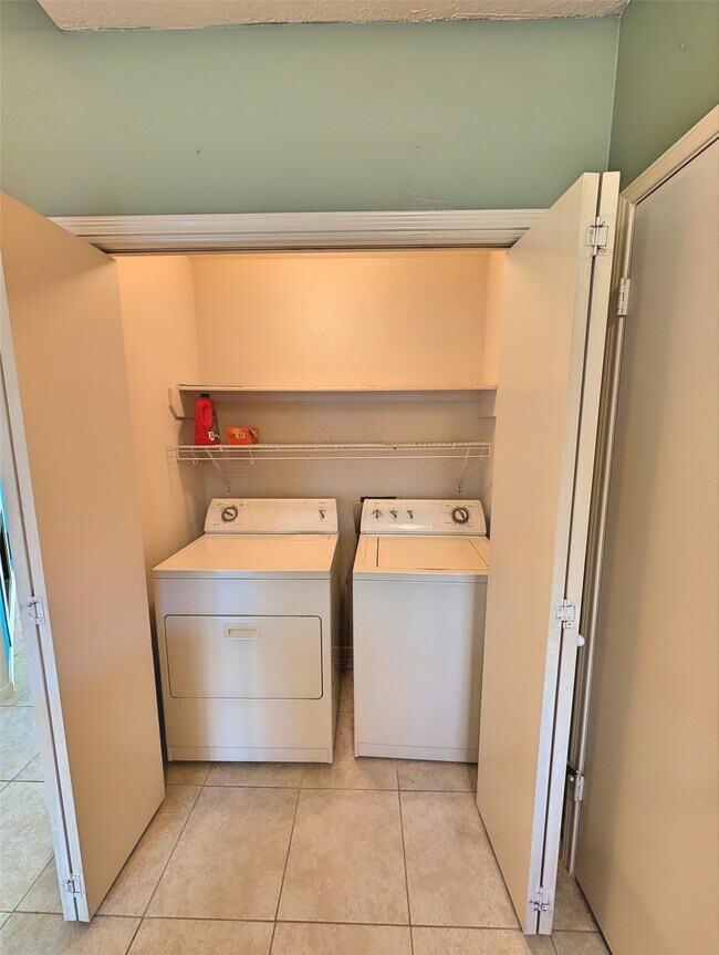 Building Photo - 2930 Grants Lake Blvd