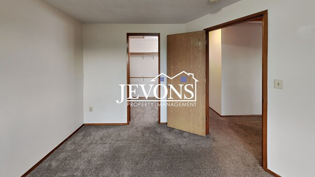 Building Photo - 209 N 72nd Ave