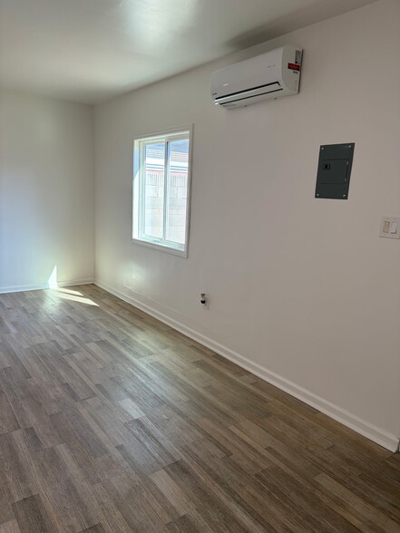 Building Photo - 3709 Palm Ave