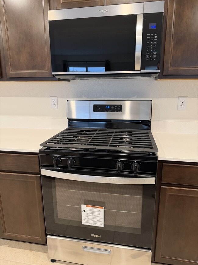 Building Photo - Stunning 4-Bedroom Home with Loft & Den – Spacious and Move-In Ready!