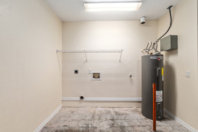 Building Photo - 6523 NW 109th Pl