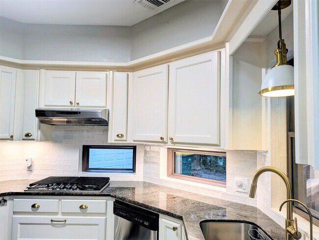 Building Photo - 9 Mallard Glen Pl