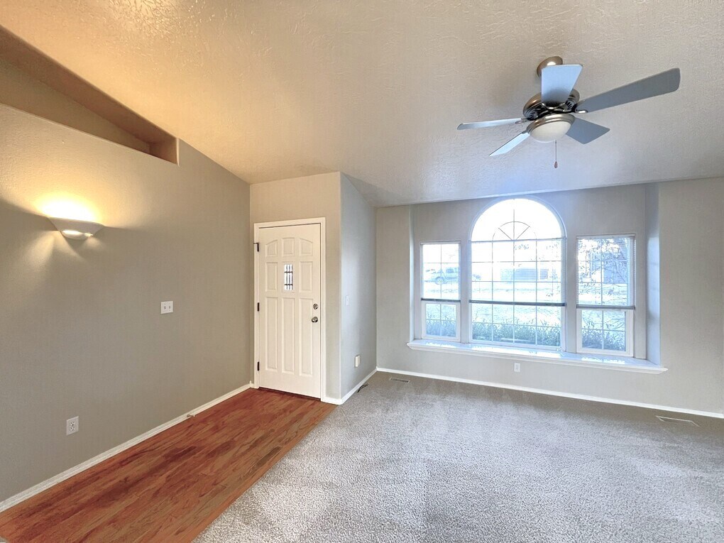 Building Photo - 4160 E Carnation Ct