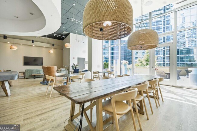 Building Photo - 1080 Peachtree St NE