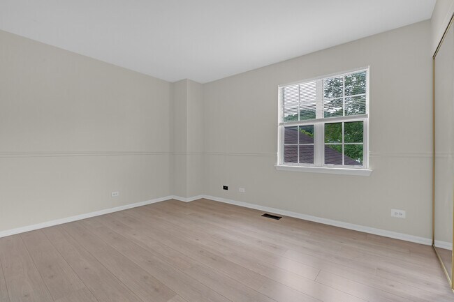 Building Photo - 1126 Regency Dr