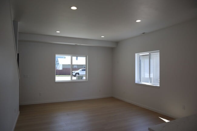 Building Photo - Home Downtown CDA!