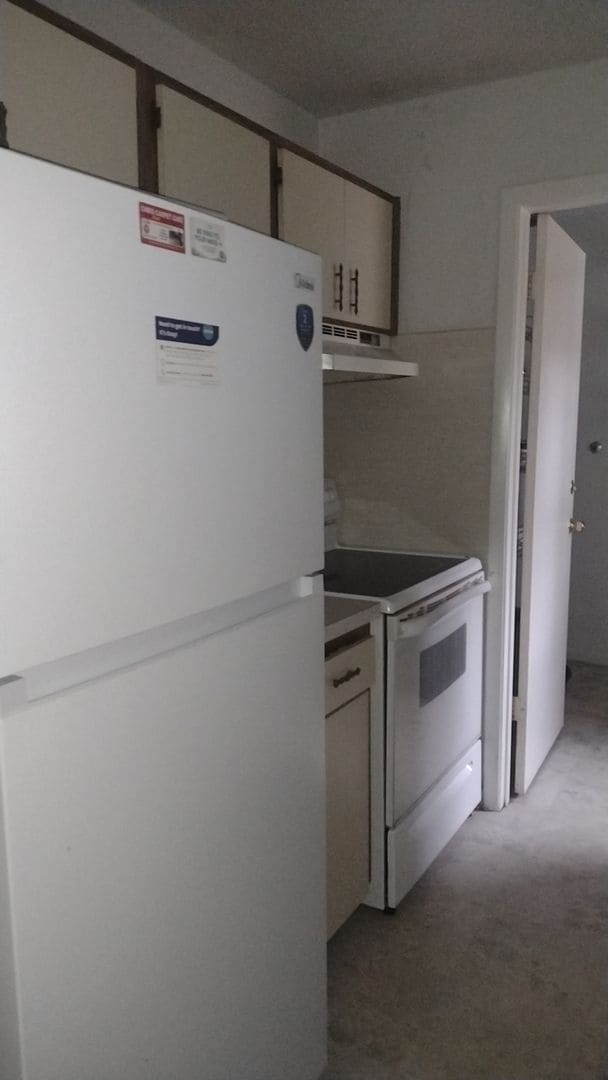 Building Photo - 3 Bedroom 1 Bath available in Marion Oaks