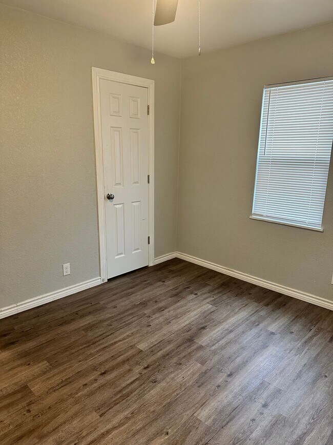 Building Photo - Great Home Located in the Lawton Heights Area! Pets Negotiable with Owner Approval!