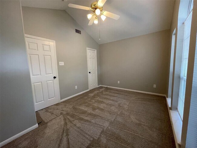 Building Photo - 38 Tivoli Garden Ct