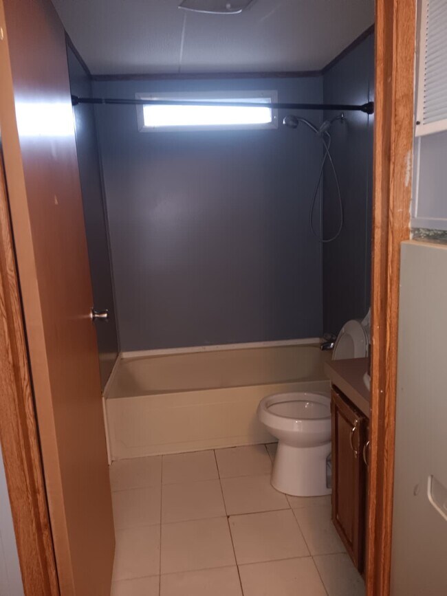 Building Photo - 430 Lytle Cove Rd