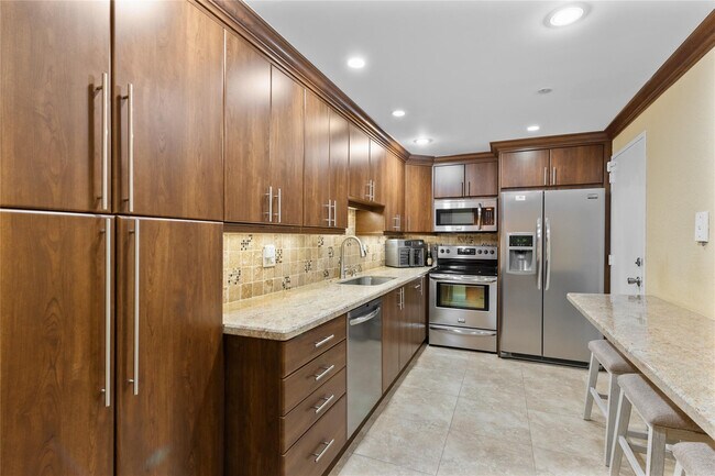 Building Photo - 4250 Galt Ocean Dr