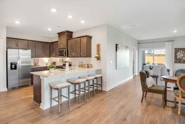 Building Photo - Stunning unit in 55+ community