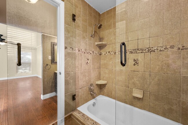 Building Photo - 3 Bedroom, 2.5 Bath Home in Flower Mound