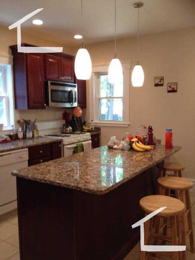 Building Photo - 3 Bed 1 Bath in Brighton 9/1