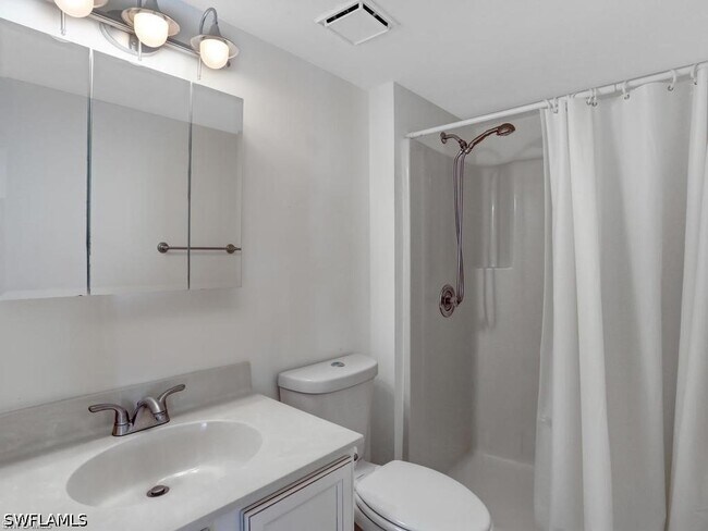 Building Photo - 4912 Tamiami Trl E