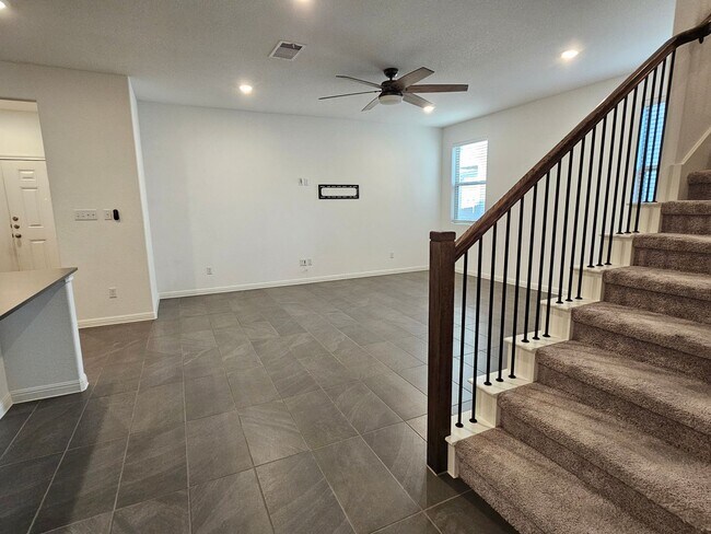 Building Photo - Beautiful 3 Bed / 3 Bath Home in North Lea...