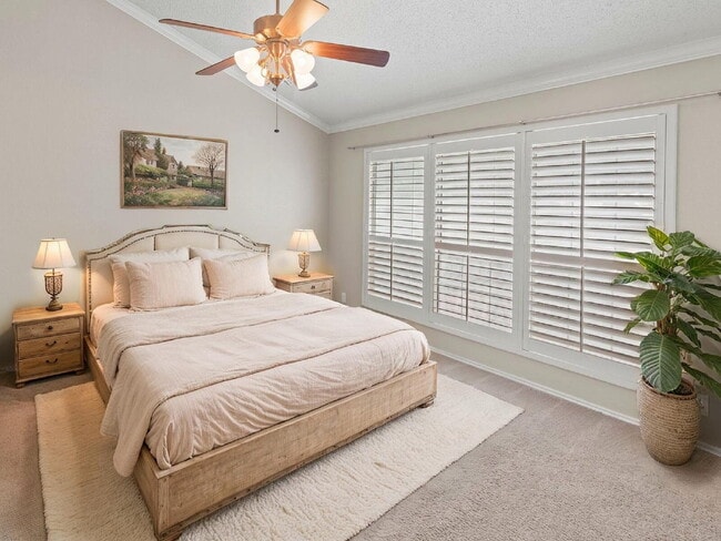 Building Photo - "Spacious 3-Bed Sanctuary with 2.5 Baths o...