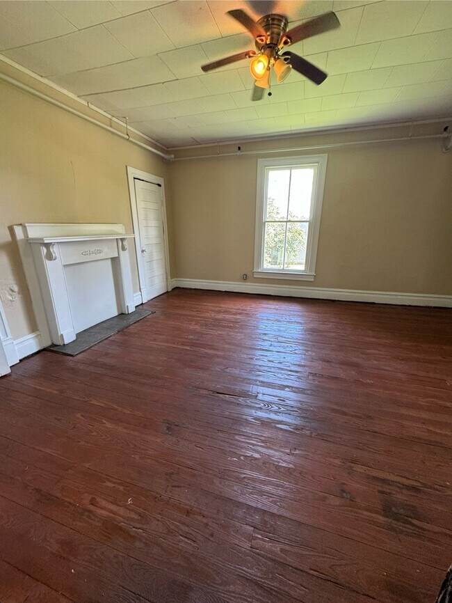 Building Photo - 311 N Confederate Ave