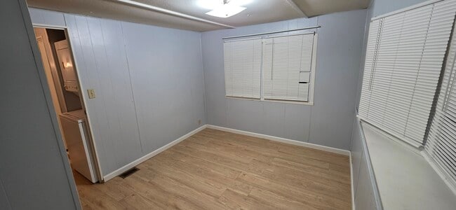 Building Photo - 760 Henry St