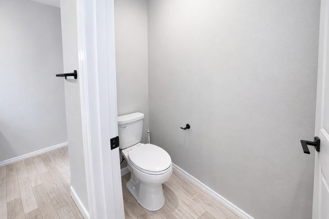 Building Photo - SOUTHRIDGE HOME! Modern Comfort Meets Everyday Convenience!