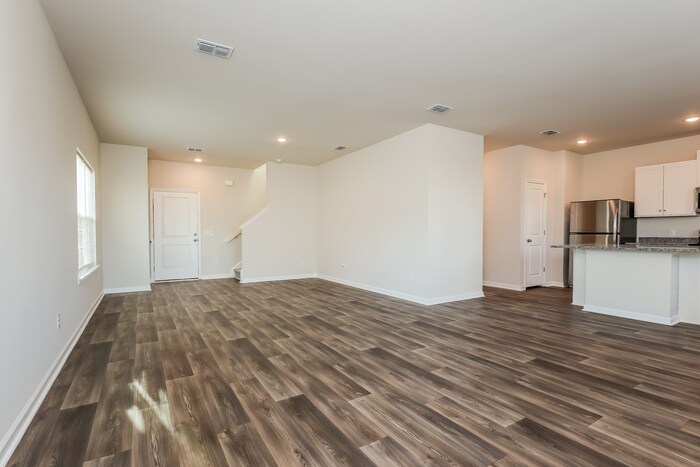 Building Photo - 208 Parkwood Vista Way