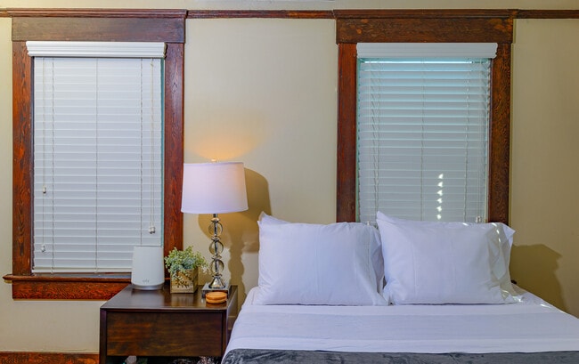 3034 Beech St - Bedroom, King Size Bed - 1505 Fern Street