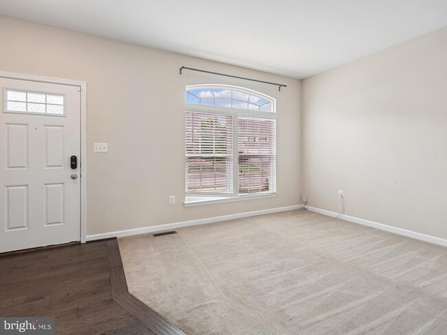 Building Photo - 23 Taylors Hl Wy