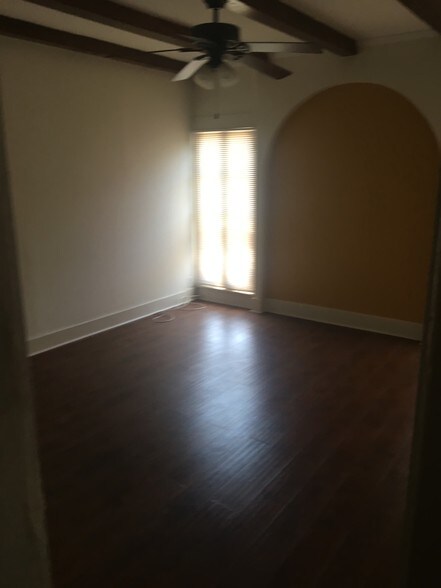 Dinning room - 1667 S Westmoreland Blvd