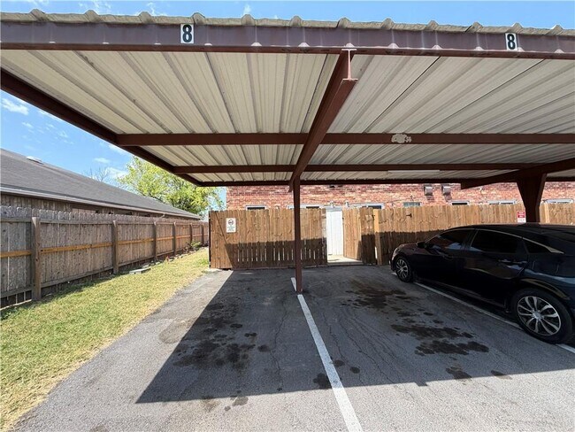 Building Photo - 3208 N 25 1/2 St