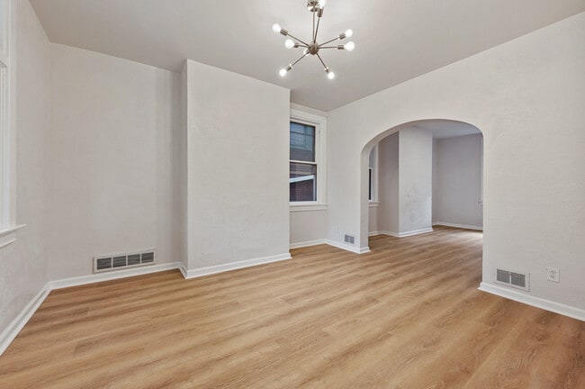 Building Photo - 306 Marie Ave