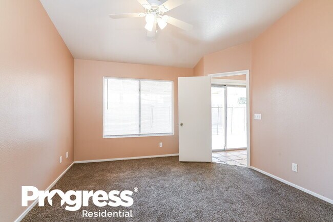 Building Photo - 327 Yarnell Dr