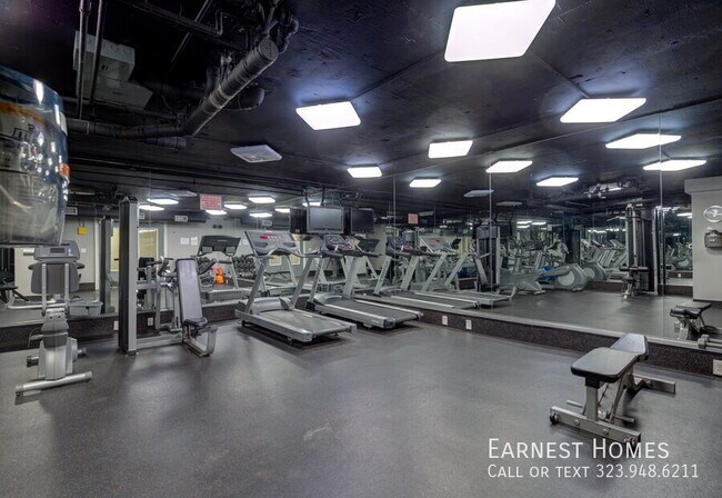 Building Photo - 141 S Clark Dr