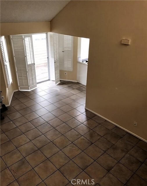 Building Photo - 6 Marigold