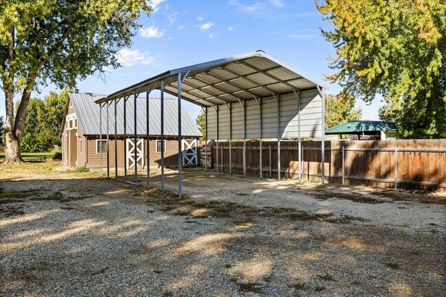 Building Photo - Charming Country Home on 1 Acre – 2 Bed, 1...