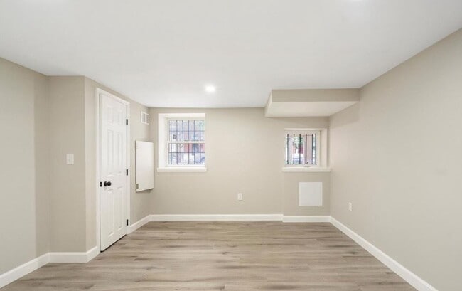 Building Photo - Luzerne